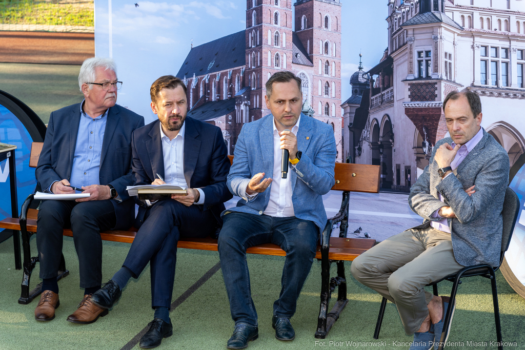 Prezydent, Miszalski, Kracik, Kosek, Ulman, Polna, Stawowy, spotkanie, Ławeczka Dialogu, Bronowice,  Autor: P. Wojnarowski