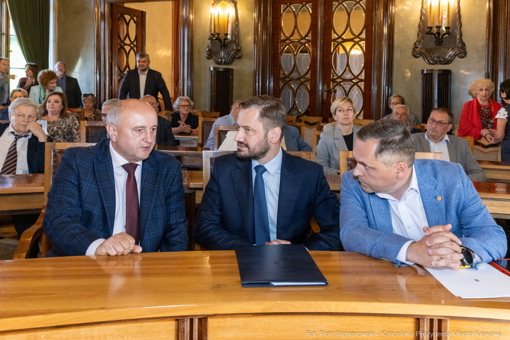 Pióra Biznesu, Krzysztof Karcz, Aleksnder Miszalski, wręczenie, statuetki, dyplomy  Autor: P. Wojnarowski