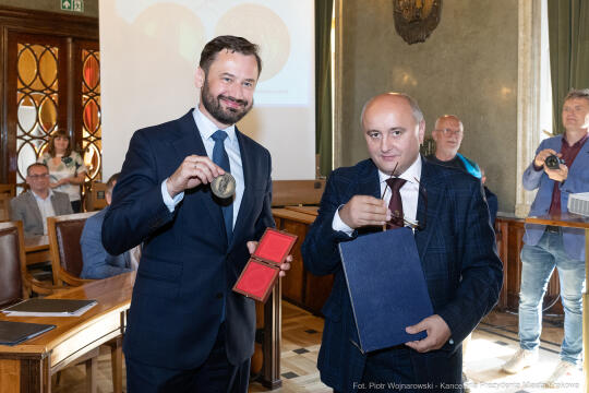 Pióra Biznesu, Krzysztof Karcz, Aleksnder Miszalski, wręczenie, statuetki, dyplomy