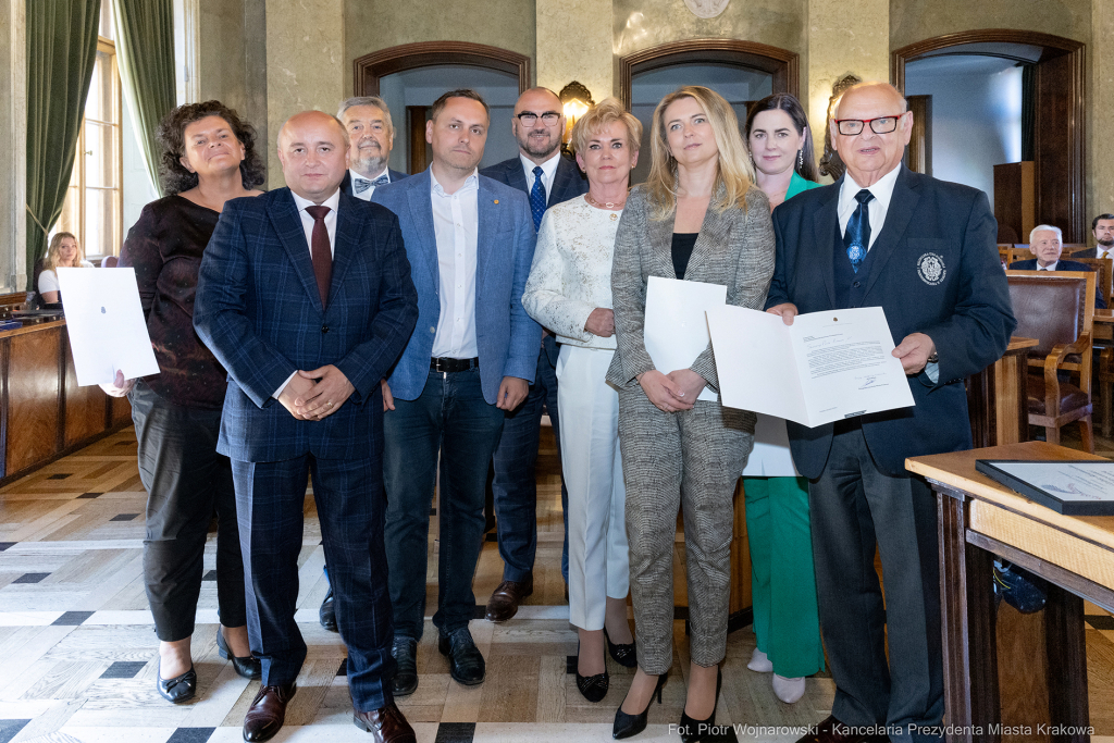 Pióra Biznesu, Krzysztof Karcz, Aleksnder Miszalski, wręczenie, statuetki, dyplomy  Autor: P. Wojnarowski