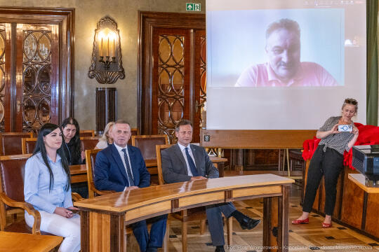 umk_0228.jpg-Mazur, Ziętara, Wodociągi Kraków, dzieci, Drohobycz, wizyta, Kondziołka