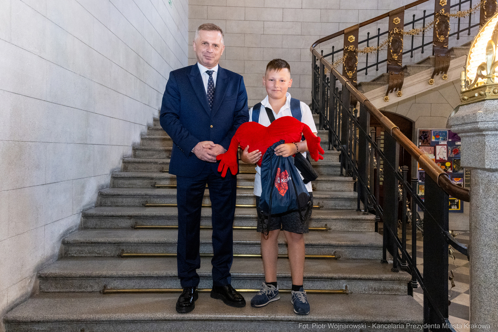 umk_0328.jpg-Mazur, Ziętara, Wodociągi Kraków, dzieci, Drohobycz, wizyta, Kondziołka  Autor: P. Wojnarowski