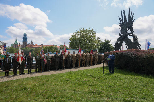 bs-240713-img_6005.jpg-KOPPE, Kwiaty,Rocznica