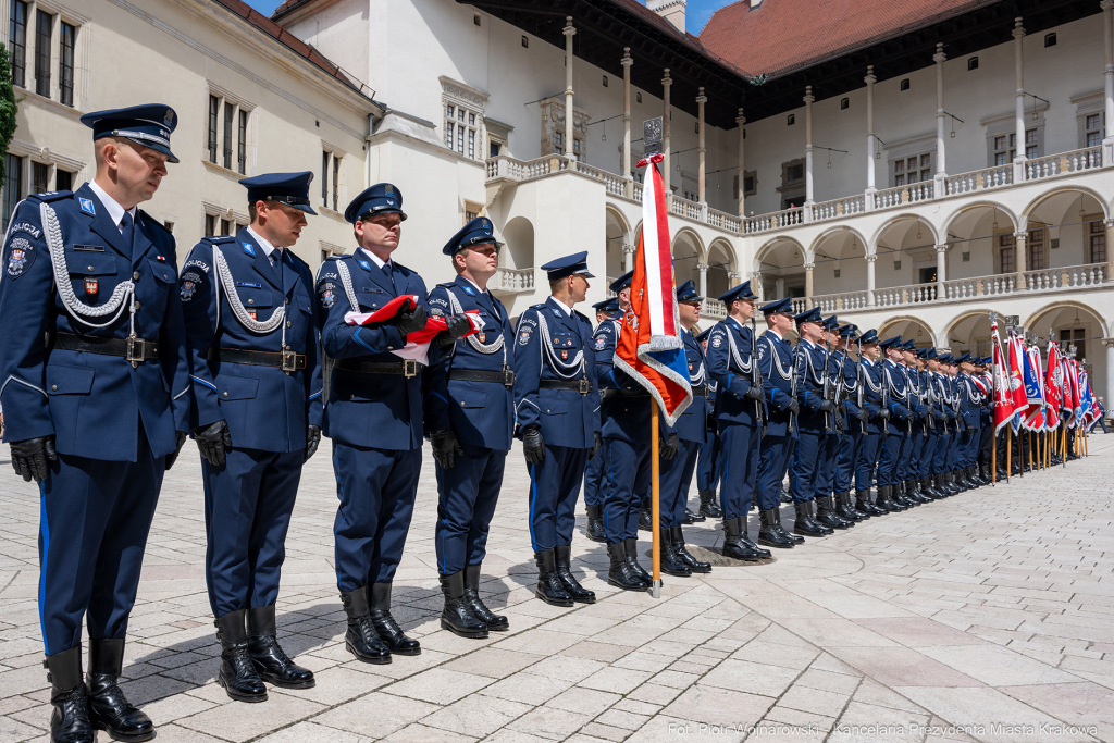 Policja, Święto Policji, Sęk, ślubowanie, Wawel, dziedziniec, Morajko, Smółka, Klęczar, Kuste  Autor: P. Wojnarowski