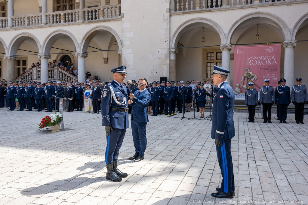 Policja, Święto Policji, Sęk, ślubowanie, Wawel, dziedziniec, Morajko, Smółka, Klęczar, Kuste  Autor: P. Wojnarowski