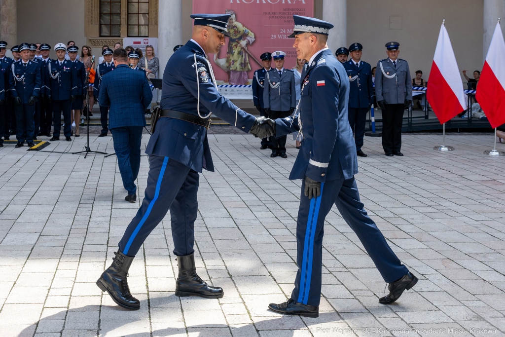 Policja, Święto Policji, Sęk, ślubowanie, Wawel, dziedziniec, Morajko, Smółka, Klęczar, Kuste  Autor: P. Wojnarowski