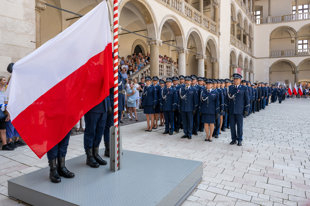 Policja, Święto Policji, Sęk, ślubowanie, Wawel, dziedziniec, Morajko, Smółka, Klęczar, Kuste  Autor: P. Wojnarowski