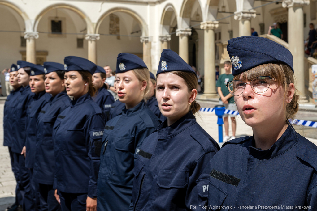 Policja, Święto Policji, Sęk, ślubowanie, Wawel, dziedziniec, Morajko, Smółka, Klęczar, Kuste  Autor: P. Wojnarowski