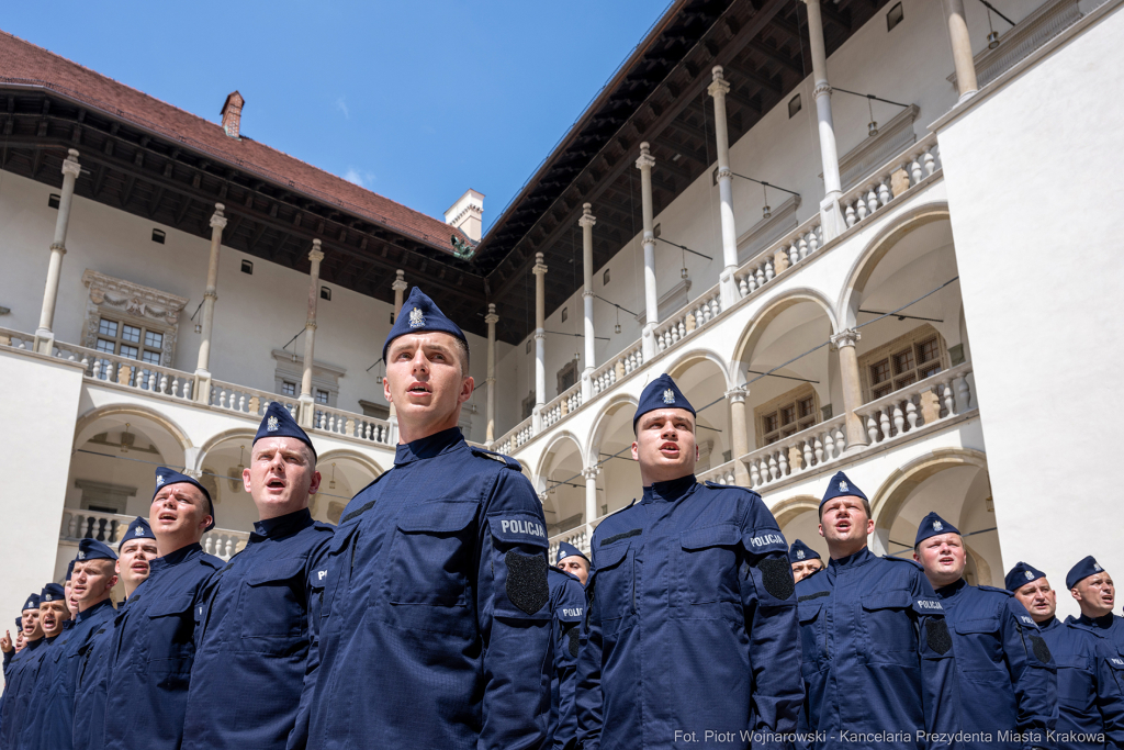Policja, Święto Policji, Sęk, ślubowanie, Wawel, dziedziniec, Morajko, Smółka, Klęczar, Kuste  Autor: P. Wojnarowski