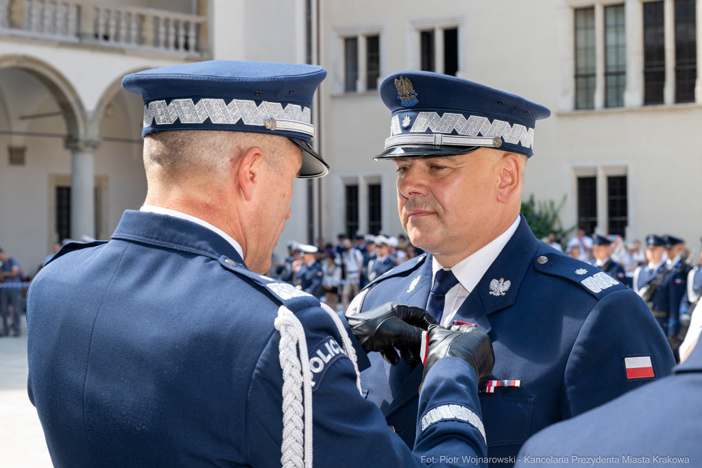 Policja, Święto Policji, Sęk, ślubowanie, Wawel, dziedziniec, Morajko, Smółka, Klęczar, Kuste  Autor: P. Wojnarowski