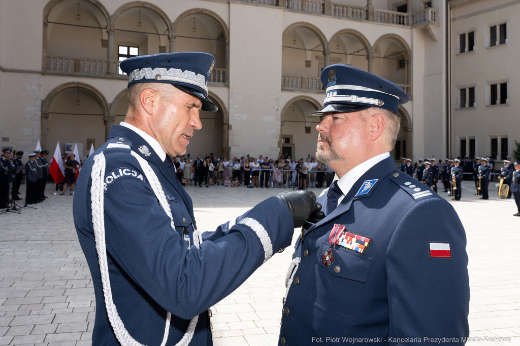 Policja, Święto Policji, Sęk, ślubowanie, Wawel, dziedziniec, Morajko, Smółka, Klęczar, Kuste  Autor: P. Wojnarowski