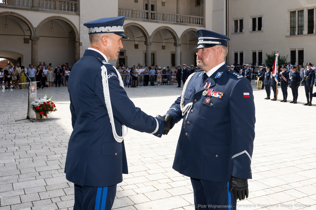 Policja, Święto Policji, Sęk, ślubowanie, Wawel, dziedziniec, Morajko, Smółka, Klęczar, Kuste  Autor: P. Wojnarowski