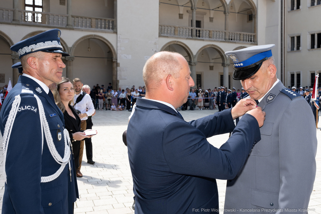 Policja, Święto Policji, Sęk, ślubowanie, Wawel, dziedziniec, Morajko, Smółka, Klęczar, Kuste  Autor: P. Wojnarowski