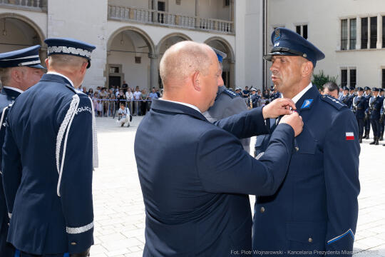 Policja, Święto Policji, Sęk, ślubowanie, Wawel, dziedziniec, Morajko, Smółka, Klęczar, Kuste