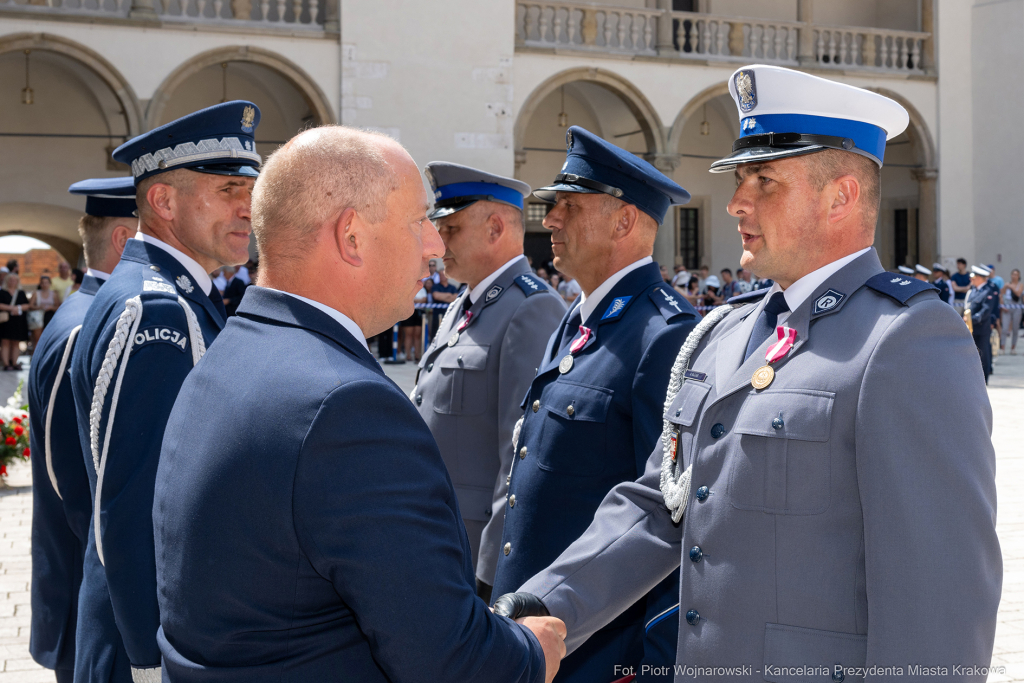 Policja, Święto Policji, Sęk, ślubowanie, Wawel, dziedziniec, Morajko, Smółka, Klęczar, Kuste  Autor: P. Wojnarowski