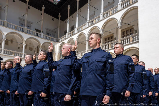 Policja, Święto Policji, Sęk, ślubowanie, Wawel, dziedziniec, Morajko, Smółka, Klęczar, Kuste