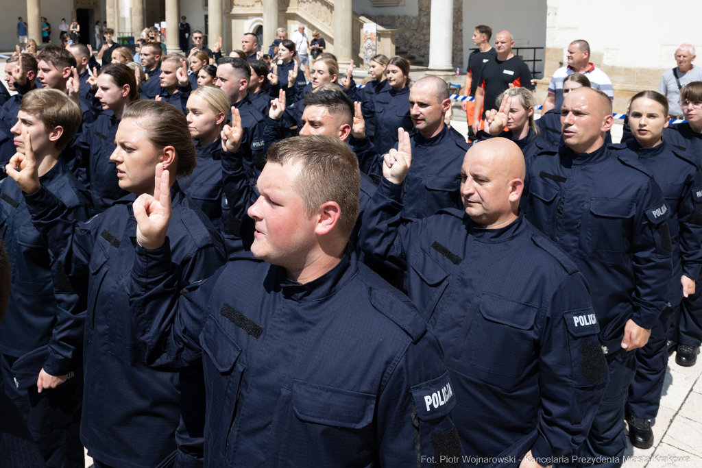 Policja, Święto Policji, Sęk, ślubowanie, Wawel, dziedziniec, Morajko, Smółka, Klęczar, Kuste  Autor: P. Wojnarowski