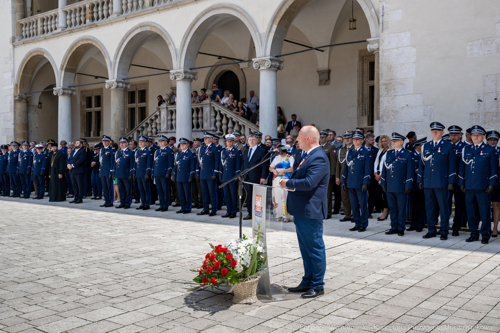 Policja, Święto Policji, Sęk, ślubowanie, Wawel, dziedziniec, Morajko, Smółka, Klęczar, Kuste  Autor: P. Wojnarowski