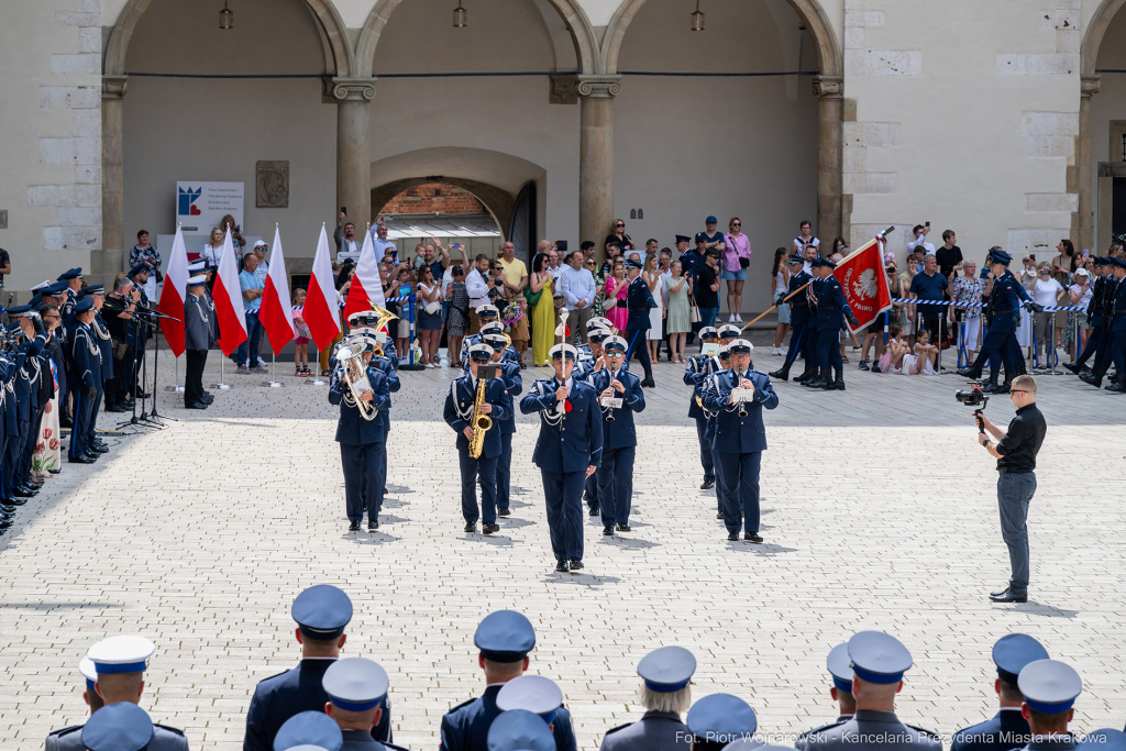 Policja, Święto Policji, Sęk, ślubowanie, Wawel, dziedziniec, Morajko, Smółka, Klęczar, Kuste  Autor: P. Wojnarowski
