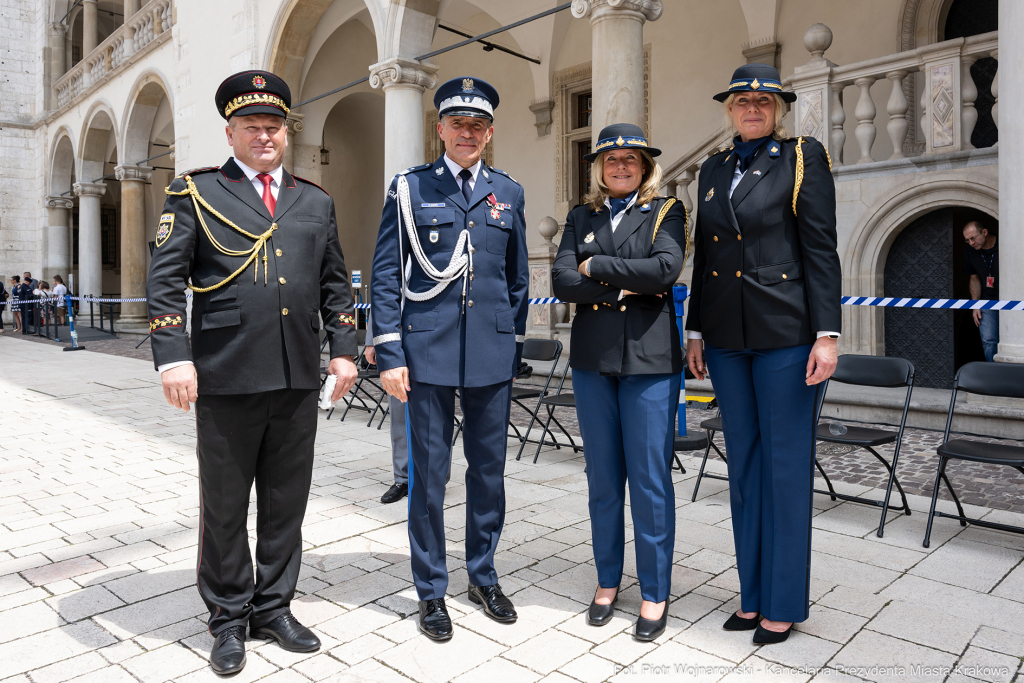 Policja, Święto Policji, Sęk, ślubowanie, Wawel, dziedziniec, Morajko, Smółka, Klęczar, Kuste  Autor: P. Wojnarowski