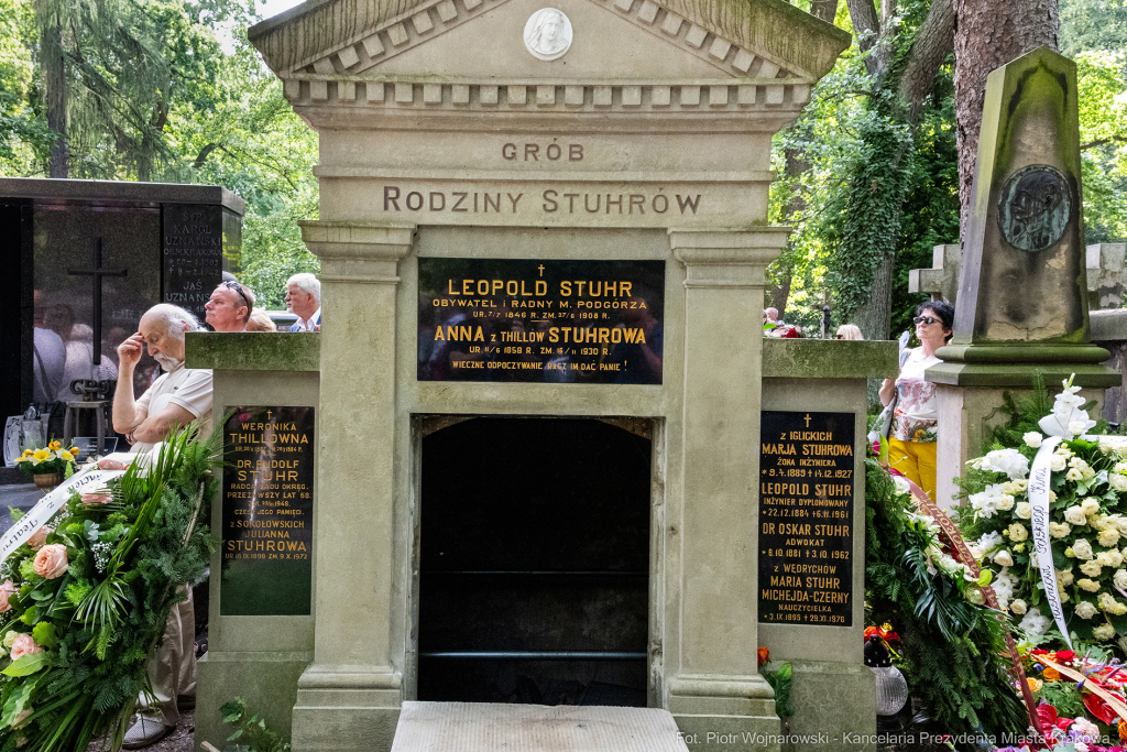 Jerzy Stuhr, pogrzeb, uroczystości pogrzebowe, Kidawa-Błońska, Cmentarz Rakowicki, Maciej Stuhr,   Autor: P. Wojnarowski