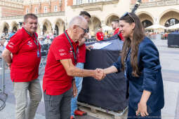 Wielka Wyprawa Maluchów, Iwona Chamielec, Sobiesław Zasada, Rafał Sonik, finał, Rynek Główny, 