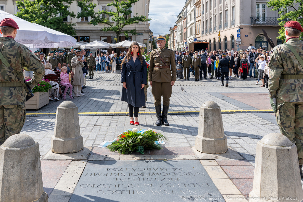 Frankiewicz, Wawel, Chamielec, wieńce, Wawel, Marsz Szlakiem Pierwszej Kompanii Kadrowej, krypta, s  Autor: P. Wojnarowski