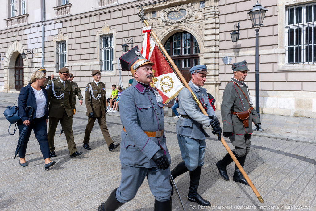 Frankiewicz, Wawel, Chamielec, wieńce, Wawel, Marsz Szlakiem Pierwszej Kompanii Kadrowej, krypta, s  Autor: P. Wojnarowski