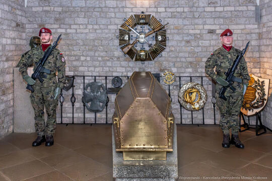 Frankiewicz, Wawel, Chamielec, wieńce, Wawel, Marsz Szlakiem Pierwszej Kompanii Kadrowej, krypta, s