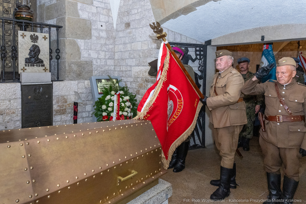 Frankiewicz, Wawel, Chamielec, wieńce, Wawel, Marsz Szlakiem Pierwszej Kompanii Kadrowej, krypta, s  Autor: P. Wojnarowski