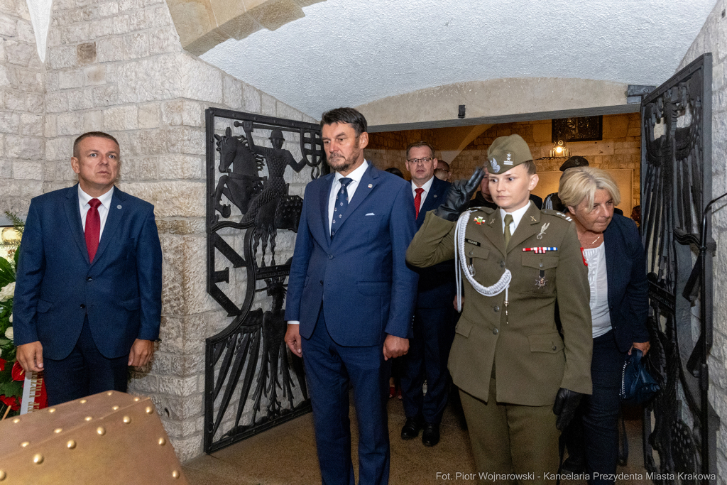 Frankiewicz, Wawel, Chamielec, wieńce, Wawel, Marsz Szlakiem Pierwszej Kompanii Kadrowej, krypta, s  Autor: P. Wojnarowski