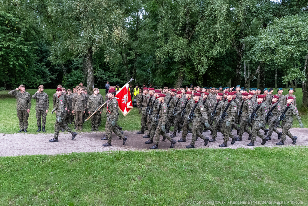 Capstrzyk, Frankiewicz, Kopiec Piłsudskiego, wieńce, Marsz Szlakiem Pierwszej Kompanii Kadrowej, 2  Autor: P. Wojnarowski