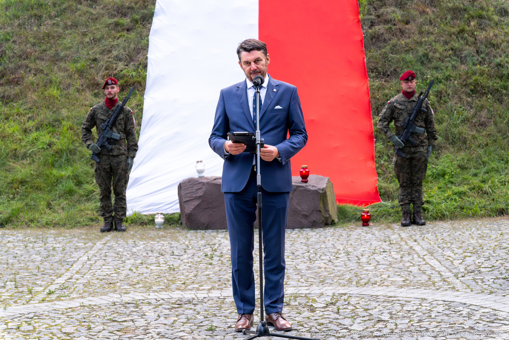 Capstrzyk, Frankiewicz, Kopiec Piłsudskiego, wieńce, Marsz Szlakiem Pierwszej Kompanii Kadrowej, 2  Autor: P. Wojnarowski