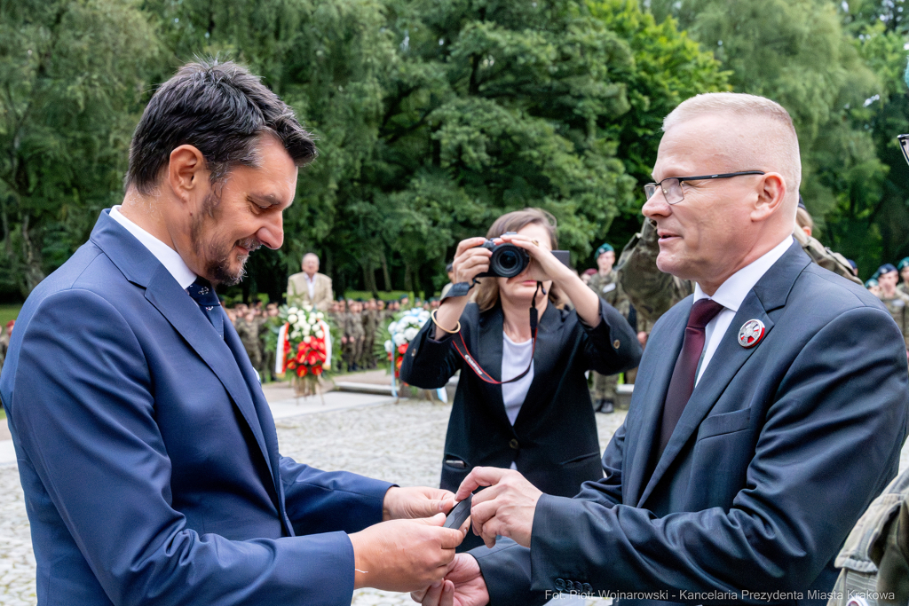 Capstrzyk, Frankiewicz, Kopiec Piłsudskiego, wieńce, Marsz Szlakiem Pierwszej Kompanii Kadrowej, 2  Autor: P. Wojnarowski