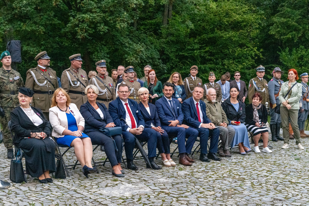 Capstrzyk, Frankiewicz, Kopiec Piłsudskiego, wieńce, Marsz Szlakiem Pierwszej Kompanii Kadrowej, 2  Autor: P. Wojnarowski