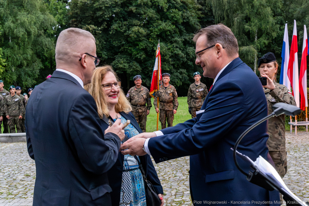 Capstrzyk, Frankiewicz, Kopiec Piłsudskiego, wieńce, Marsz Szlakiem Pierwszej Kompanii Kadrowej, 2  Autor: P. Wojnarowski