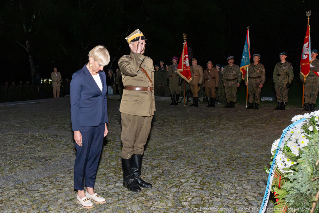 Capstrzyk, Frankiewicz, Kopiec Piłsudskiego, wieńce, Marsz Szlakiem Pierwszej Kompanii Kadrowej, 2  Autor: P. Wojnarowski