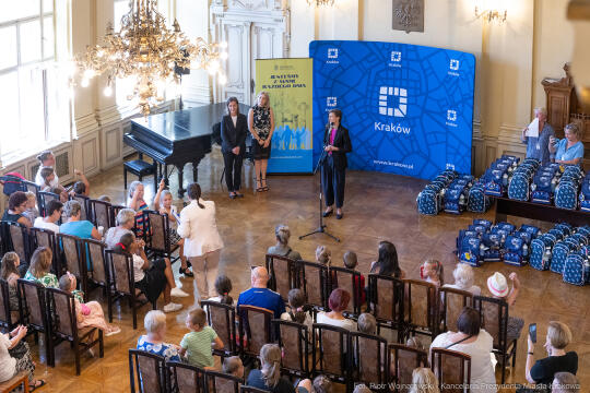 Klaman, Jachymska, wyprawki, MOPS, rodziny zastępcze, dzieci, Wodociągi Miasta Krakowa