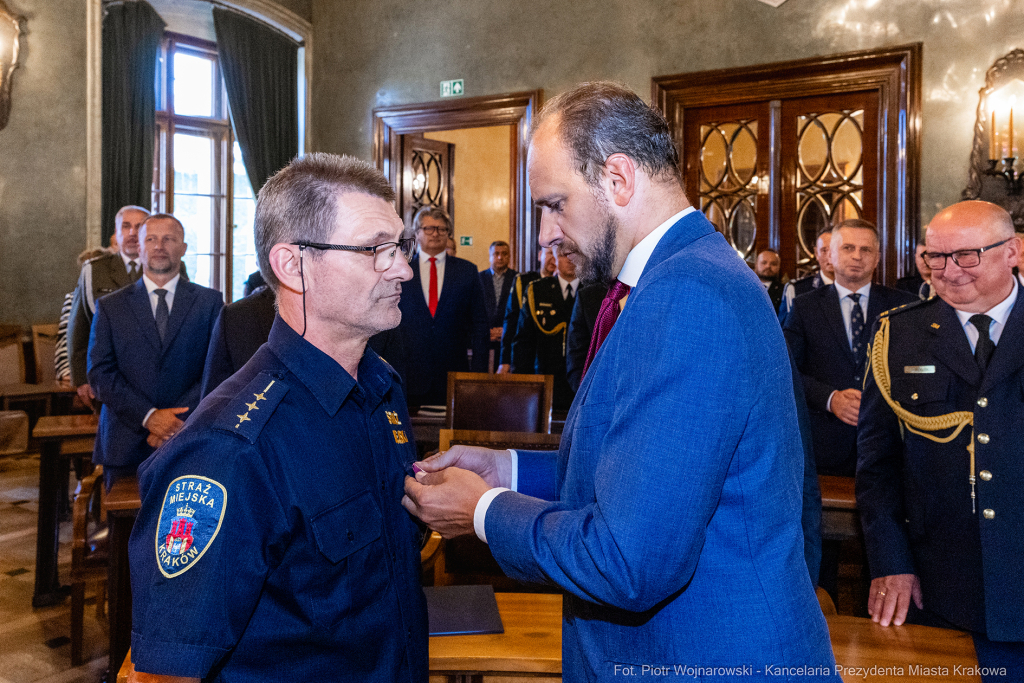 Straż Miejska, Miszalski, Majchrowski, odznaczenia, uroczystość, awanse, Dzień Straży Miejskiej  Autor: P. Wojnarowski