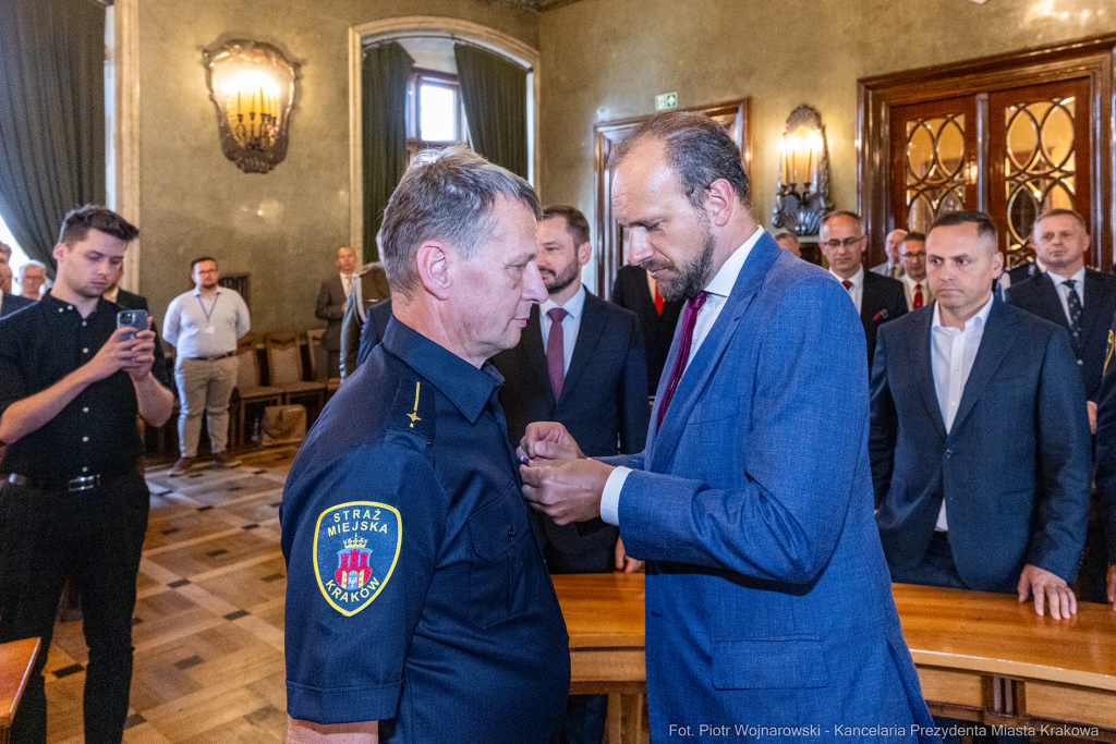 Straż Miejska, Miszalski, Majchrowski, odznaczenia, uroczystość, awanse, Dzień Straży Miejskiej  Autor: P. Wojnarowski