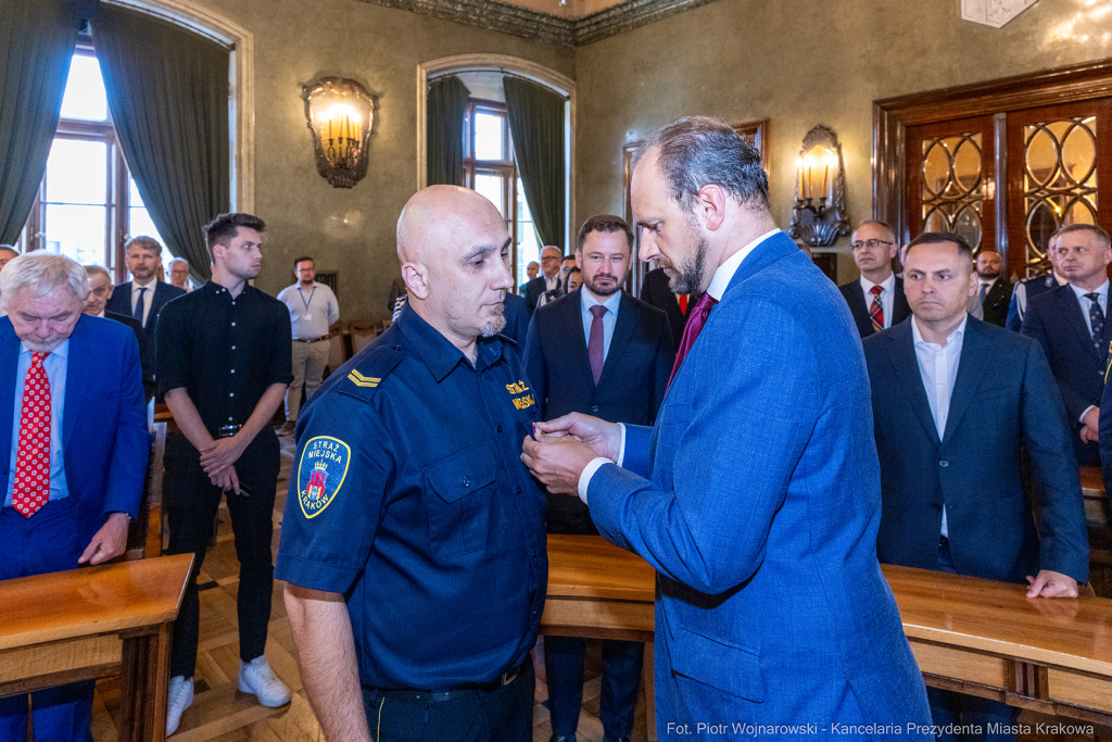 Straż Miejska, Miszalski, Majchrowski, odznaczenia, uroczystość, awanse, Dzień Straży Miejskiej  Autor: P. Wojnarowski