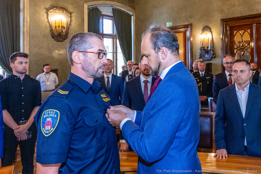 Straż Miejska, Miszalski, Majchrowski, odznaczenia, uroczystość, awanse, Dzień Straży Miejskiej  Autor: P. Wojnarowski