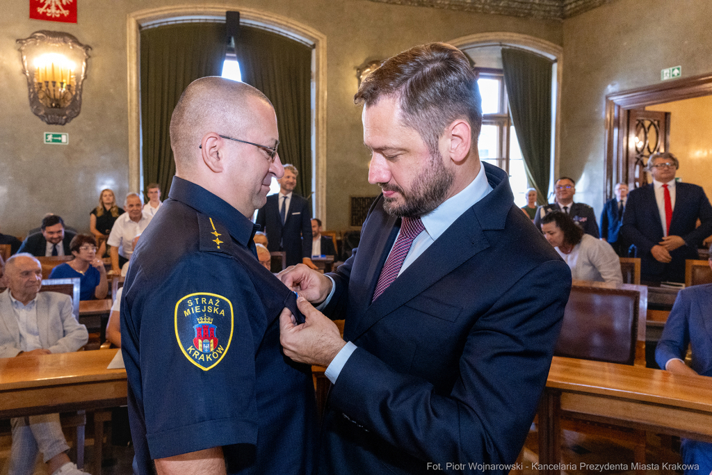 Straż Miejska, Miszalski, Majchrowski, odznaczenia, uroczystość, awanse, Dzień Straży Miejskiej  Autor: P. Wojnarowski