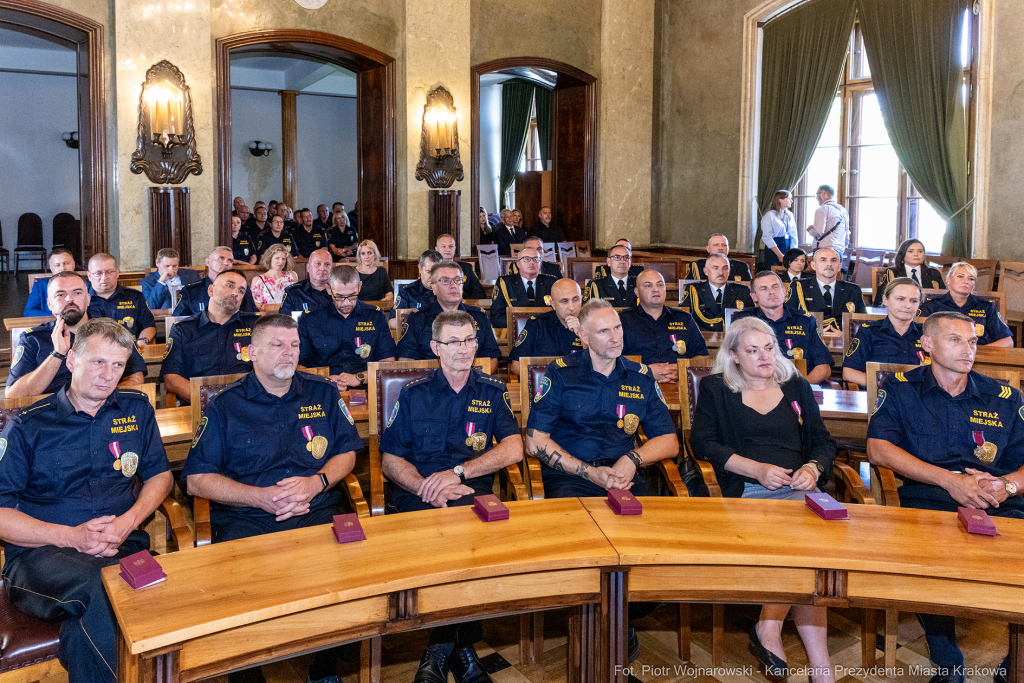 Straż Miejska, Miszalski, Majchrowski, odznaczenia, uroczystość, awanse, Dzień Straży Miejskiej  Autor: P. Wojnarowski