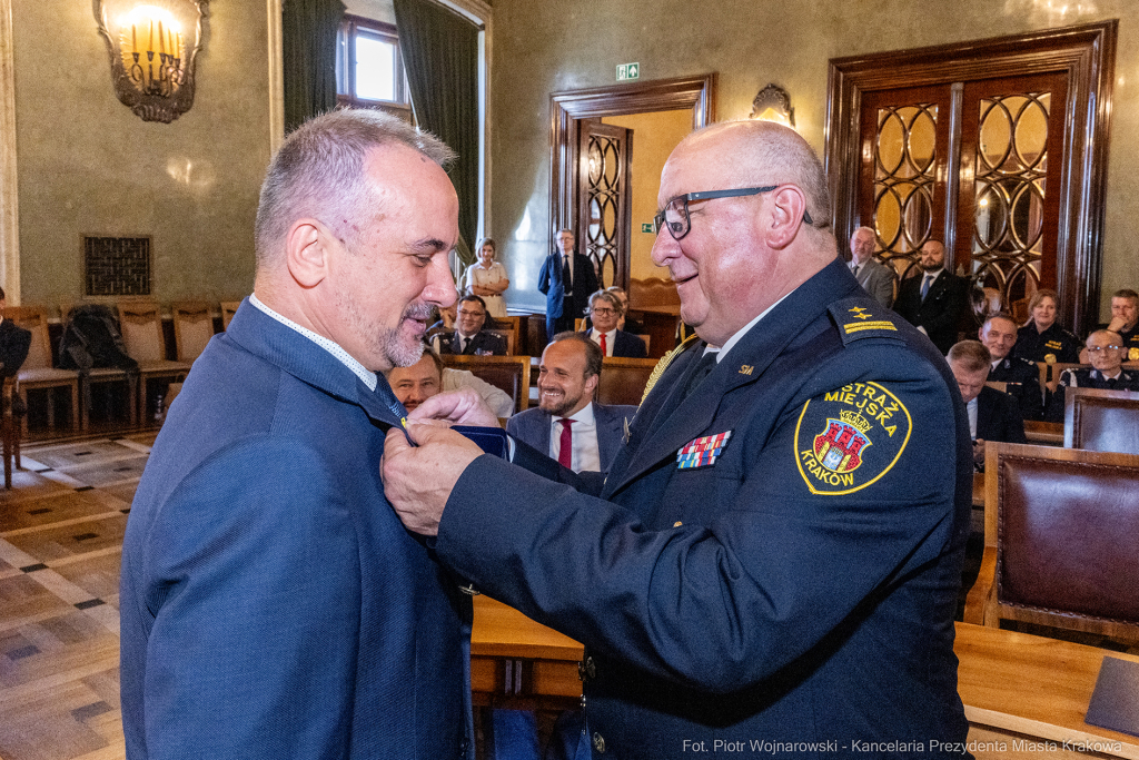 Straż Miejska, Miszalski, Majchrowski, odznaczenia, uroczystość, awanse, Dzień Straży Miejskiej  Autor: P. Wojnarowski