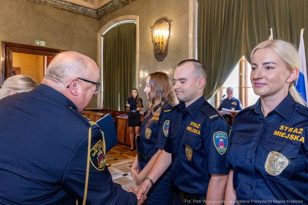 Straż Miejska, Miszalski, Majchrowski, odznaczenia, uroczystość, awanse, Dzień Straży Miejskiej  Autor: P. Wojnarowski