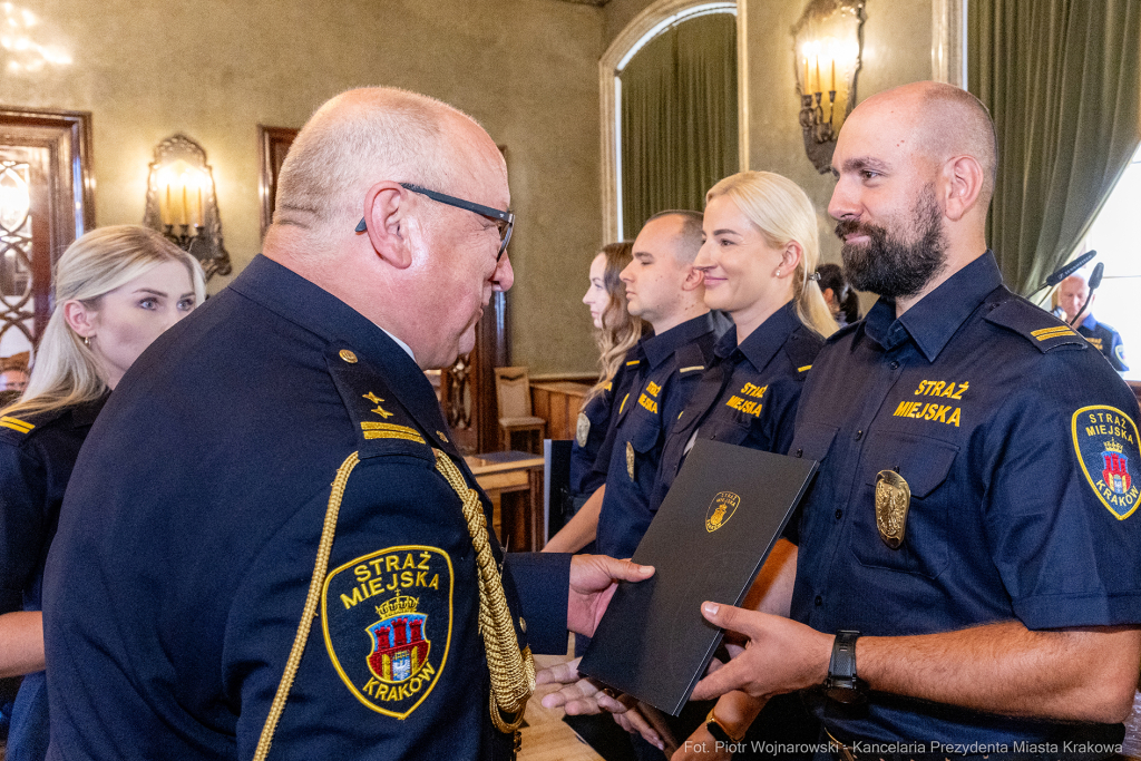 Straż Miejska, Miszalski, Majchrowski, odznaczenia, uroczystość, awanse, Dzień Straży Miejskiej  Autor: P. Wojnarowski
