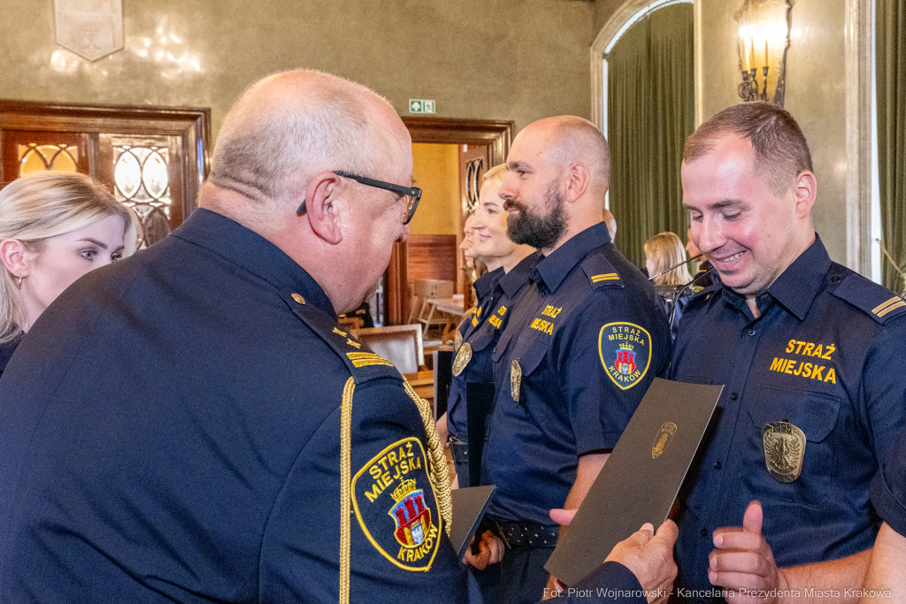 Straż Miejska, Miszalski, Majchrowski, odznaczenia, uroczystość, awanse, Dzień Straży Miejskiej  Autor: P. Wojnarowski