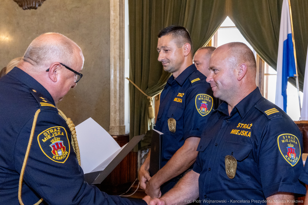 Straż Miejska, Miszalski, Majchrowski, odznaczenia, uroczystość, awanse, Dzień Straży Miejskiej  Autor: P. Wojnarowski
