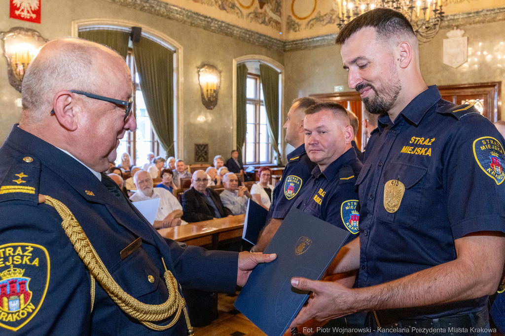 Straż Miejska, Miszalski, Majchrowski, odznaczenia, uroczystość, awanse, Dzień Straży Miejskiej  Autor: P. Wojnarowski